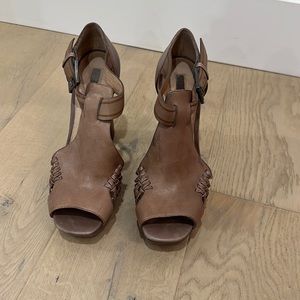 BROWN HIGH HEEL SHOES